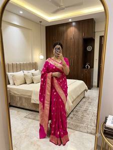 Purple Soft and Pure Banarasi Silk <b>Saree</b> with Zari Weaving Border Traditional Indian Wedding Festival Wear <b>Saree</b> <b>for</b> <b>Women</b> - Product Image 3