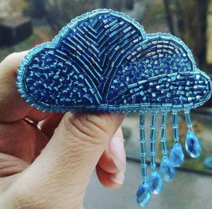 Broche élégante faite à la main avec broderie et perles, broche artistique perlée pour robes de mode, vestes et tenues de soirée - Product Image 4