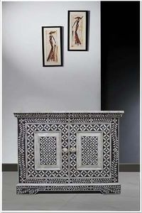 Commode moderne en os incrusté, fabriquée avec des matériaux de première qualité et un design décoratif élégant pour l'ameublement de la maison - Product Image 1