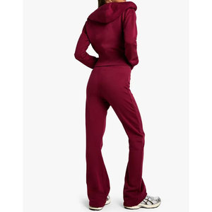 Survêtement moderne pour filles avec haut et pantalon, conçu pour un confort élégant, doté d'un tissu doux, d'une coupe décontractée et d'un look épuré, parfait. - Product Image 5