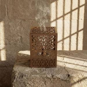 Brûleur d'encens en bois fait main avec motif géométrique découpé au laser, support aromatique en bois naturel pour une utilisation toute l'année - Product Image 6