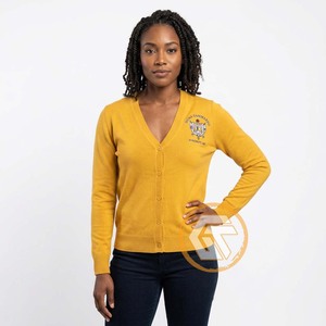 เสื้อคาร์ดิแกนคอวีแบบสวมใส่สบายสำหรับฤดูหนาว  ปักลาย Sigma Gamma Rho  ตกแต่งด้วยอะคริลิกแบบถัก  ติดกระดุมด้านหน้า  ออกแบบตามสั่ง - Product Image 3