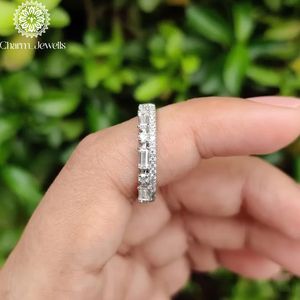 แหวนหมั้นเพชรโมอิสซาไนต์ทรงคุชชั่น Charm Jewells รับรองโดย IGI ชุบทอง 18K แบบหนามเตย แหวนแต่งงานคลาสสิกสำหรับผู้หญิง รุ่นที่ 3 - Product Image 3
