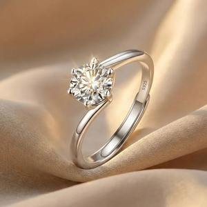 Anillo de Diamante Moissanite de Forma Redonda en Plata de Ley 925, Regalo para Ella - Product Image 1