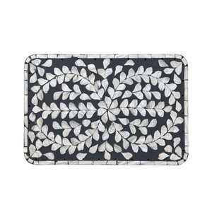 Sous-plat réfléchissant style bohème en nacre pour mariage sur la plage et événements de luxe - Product Image 2