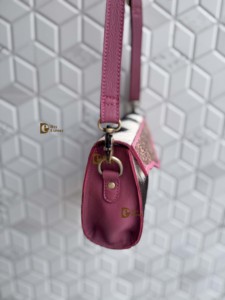 Nuevo Bolso de Hombro de Cuero Vacuno Plegable para Mujer con Bordado de Estampado Animal, Estilo Boho, Cierre de Solapa, Hecho a Mano - Product Image 4