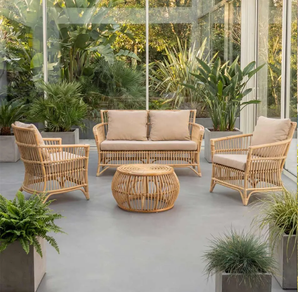 Ensemble de canapés sectionnels modernes en rotin tressé avec des coussins beige moelleux et une table d'appoint ronde, disponible à prix de gros. - Product Image 4