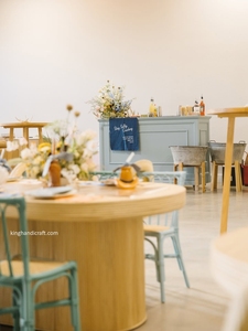 Chaises en rotin faites à la main pour enfants, idéales pour la location événementielle, mariages, anniversaires, baby showers, et la décoration de nurseries. - Product Image 3