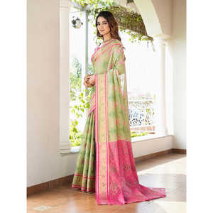 ผ้าส่าหรีปาโตลาทอแบบออร์แกนซ่าสีเขียวพิสตา ประดับด้วยด้ายซารี  เสื้อผ้าอินเดียและปากีสถาน - Product Image 2