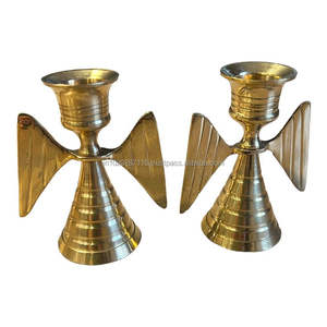 Elegante portavelas de latón indio, perfecto para lujosas decoraciones de sala de estar y eventos espirituales - Product Image 1