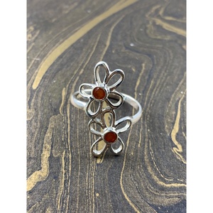 แหวนรูปดอกคาร์เนเลียน 3.6 กรัม จี้และเครื่องประดับชั้นดี - Product Image 1