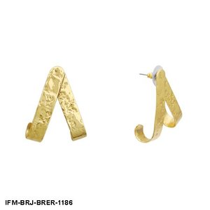 Pendientes de Aro en Forma de V Hechos a Mano en Latón Texturizado con Acabado en Oro y Revestimiento Resistente al Deslustre para una Elegancia Duradera - Product Image 1
