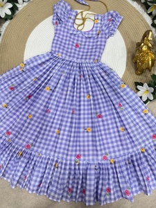 Robe à carreaux en Chanderi de qualité supérieure pour enfants avec doublure en coton - Product Image 2