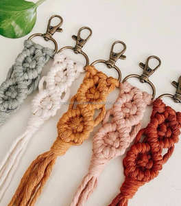 Porte-clés personnalisés en macramé, accessoires de sac, porte-clés tissé - Product Image 2
