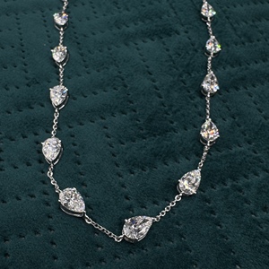 Magnífico Collar de Diamantes Cultivados en Laboratorio con Corte de Pera de 14.00 CT en Oro Blanco de 14K para Mujer - Product Image 5