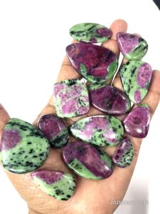 Zoisite rubis naturelle, pierres précieuses en vrac, cabochons de formes et tailles variées, environ 20 à 30 mm - Product Image 3