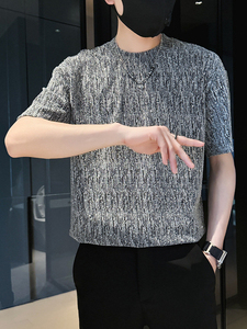 T-shirt décontracté à manches courtes pour homme, col rond texturé et scintillant, imprimé et délavé avec motifs, idéal pour les fêtes et le quotidien – Collection Été 2026 - Product Image 4
