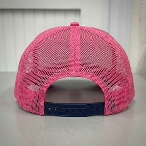 Casquette Trucker personnalisée à 6 panneaux, devant structuré, dos en maille, visière incurvée, logo brodé, fermeture à pression réglable, OEM, marque privée - Product Image 5