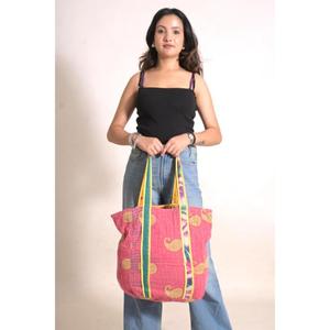 Sac fourre-tout vintage en tissu Kantha de coton, imprimé à la main, écologique, pour les courses - Product Image 2