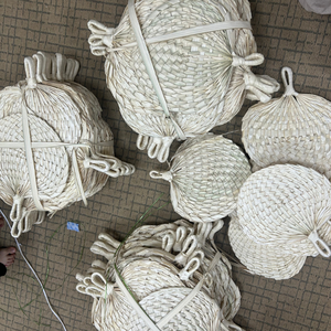 Abanico de bambú duradero de Vietnam para eventos temáticos festivos y para mantener un estilo fresco en el hogar, de 99 Gold Data Co. - Product Image 4