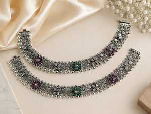 Tobillera hecha a mano, también conocida como Payal, Pajeb, Nupur, hecha de plata de ley 925, acabado antiguo con piedras sintéticas de color. - Product Image 1
