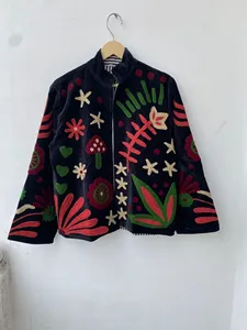 Chaqueta de terciopelo azul marino estilo bohemio con intrincados bordados florales y de hojas Suzani, ropa de otoño para mujer - Product Image 2