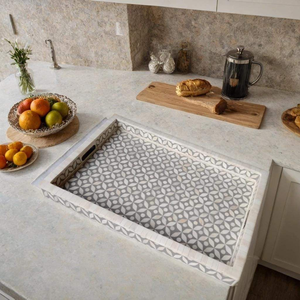 Plateau en bois élégant fait main avec incrustations en os et motifs floraux – Organisateur décoratif durable et écologique - Product Image 5