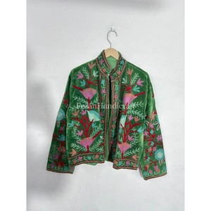 Chaqueta Acolchada de Terciopelo Verde para Mujer, Estilo Casual, Primavera/Otoño/Invierno, con Bordado Floral Uzbeko, Forro de Algodón, Estilo Boho Chic - Product Image 5