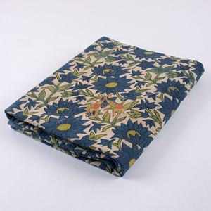 Ventes chaudes Tissu imprimé floral en coton traditionnel Dabu Tissu personnalisé pour vêtements de garçons Robes Rideaux Sacs - Product Image 1