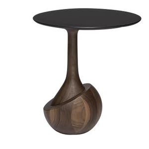Table d'appoint artisanale en bois, finition artisanale par des artisans expérimentés, mettant en valeur la texture du bois et l'attrait d'un design authentique. - Product Image 6
