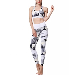 Ensemble de yoga pour femme imprimé géométrique, best-seller : haut court dos nu et leggings taille haute longueur intégrale en Spandex et Polyester extensible dans les quatre sens - Product Image 5