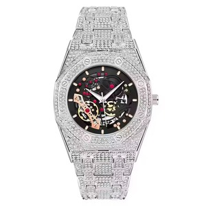 Reloj Unisex Premium de Moissanita y Cuarzo con Correa de Acero Inoxidable, Diseño de Lujo HipHop, Totalmente Iced Bling con Puntero - Product Image 5