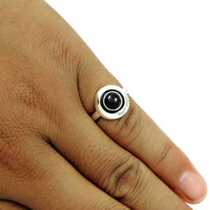 Anillo de Ónix Negro Natural con Corte Redondo y Engaste de Bisel, Hecho con Plata de Ley 925, Anillo Bohemio Elegante - Product Image 3