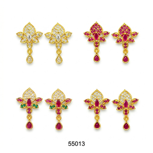 ต่างหูแบบติดหูทรง Asscher ประดับคริสตัลและเพชรเทียมสีทอง ดีไซน์ดั้งเดิมจาก MOLL JEWELLERS เหมาะสำหรับงานปาร์ตี้สำหรับผู้หญิง - Product Image 5