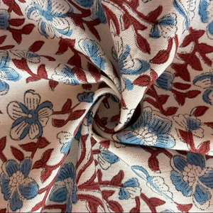 Tela de algodón floral estampada a mano, textil de algodón hecho a mano en India, tela tradicional Sanganeri al por mayor - Product Image 1