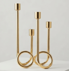 Porte-bougie en laiton en spirale, style moderne, doré, décoration d'intérieur, centre de table - Product Image 1