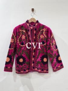 เสื้อโค้ทกำมะหยี่ปักมือ คอจีน ไซส์ใหญ่ ลายดอกไม้ เสื้อคลุมฤดูหนาว แขนยาว สไตล์จีน - Product Image 1