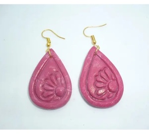 Boucles d'oreilles créoles pendantes uniques en résine acrylique bleue, motif floral, design fait main, tendance, géométriques, de luxe, pour femme - Product Image 6