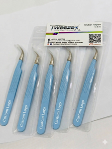 Pince à cils professionnelle à pointe incurvée et pointe lisse pour extensions de cils - Product Image 1