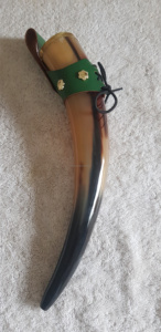 Auténtico Cuerno Vikingo para Beber Cerveza/Ale, Tallado con Animales Religiosos, Hecho a Mano, Artesanía Natural, Trabajo Original de Artesano, Pulido, Estilo Europeo - Product Image 4