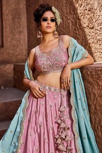 Ensemble de robe semi-couturée en tissu Lehenga Choli brodé rose avec dupatta bleu pour mariage et fêtes, pour femmes - Product Image 3