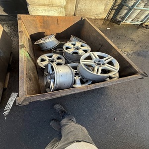 Chatarra de Ruedas de Aleación de Aluminio 6063, 99.9% Plata Pura, Grado Estándar, Embalaje a Granel, Entrega en 10-15 Días, Exportación - Product Image 1