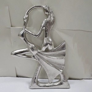 Escultura Moderna de Metal con Figura de Chica para Hogares de Diseño, Escultura Decorativa de Metal para Decoración de Patio y Terraza - Product Image 4