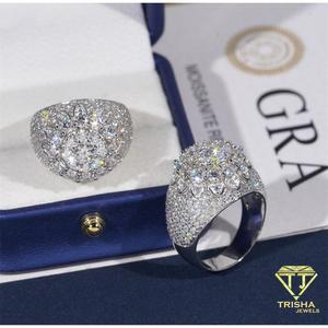 Anillo floral de plata de ley 925 premium con diamantes cultivados en laboratorio y piedras centrales redondas para compradores mayoristas de joyería de lujo. - Product Image 4