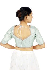 Blouse Courte Femme en Soie Brocart Brodé Floral Vert Clair 100% Soie, Col Carré, Manches Courtes, Robe de Soirée pour Lehenga - Product Image 3