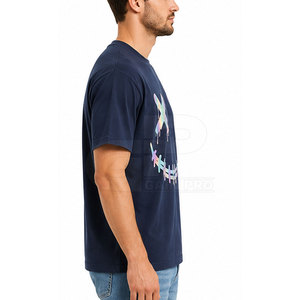 Camiseta Urbana con Estampado Reflectante para Hombre, Camiseta Oversize de Algodón Estilo Streetwear, Tela Suave con Diseño Gráfico para un Estilo Casual Diario - Product Image 6