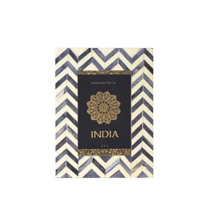 Magnifique cadre flottant imprimé sur bois, de qualité supérieure, idéal pour les cadeaux personnalisés et la distribution de certificats. - Product Image 3