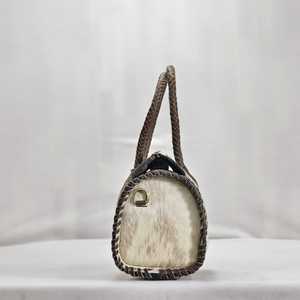 Bolso de cuero 100% genuino con piel natural, bolso de fin de semana con estampado en marrón y blanco, de piel de vaca, bolso de hombro y mano en venta. - Product Image 3