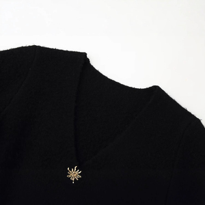 Cárdigan de punto fino para mujer, estilo cropped, cuello redondo, botones, puños acanalados, manga larga, suave y cómodo para el invierno - Product Image 3