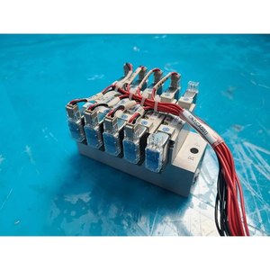 Válvula Solenoide de 5 Puertos SMC SYJ5243-5LZ-X80, Usada, Piezas de Equipos Semiconductores Legacy - Product Image 1